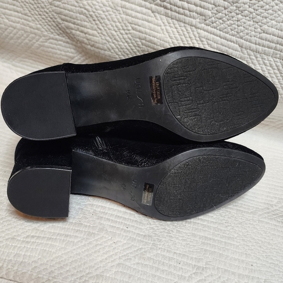 Unisa Caytea black printed velvet booties. Women's size 9.5. - Picture 5 of 16